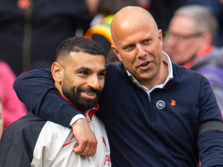 سلوت يصف صلاح بكلمة واحدة بعد إعلان رحيله عن ليفربول