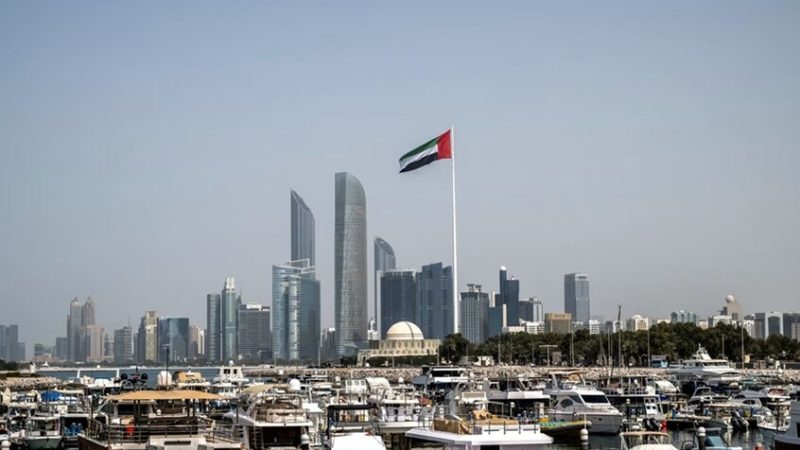 أبو ظبي: حريقان وأضرار جسيمة في منشآت “حبشان” للغاز إثر سقوط شظايا اعتراض جوي