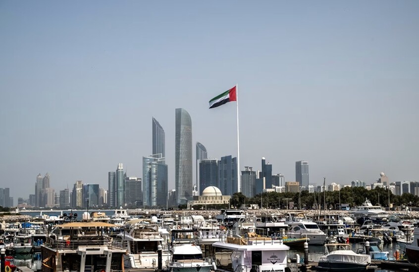 أبو ظبي: حريقان وأضرار جسيمة في منشآت “حبشان” للغاز إثر سقوط شظايا اعتراض جوي