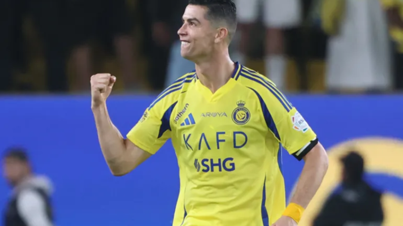 رونالدو يقود النصر لاكتساح النجمة بخماسية في الدوري السعودي