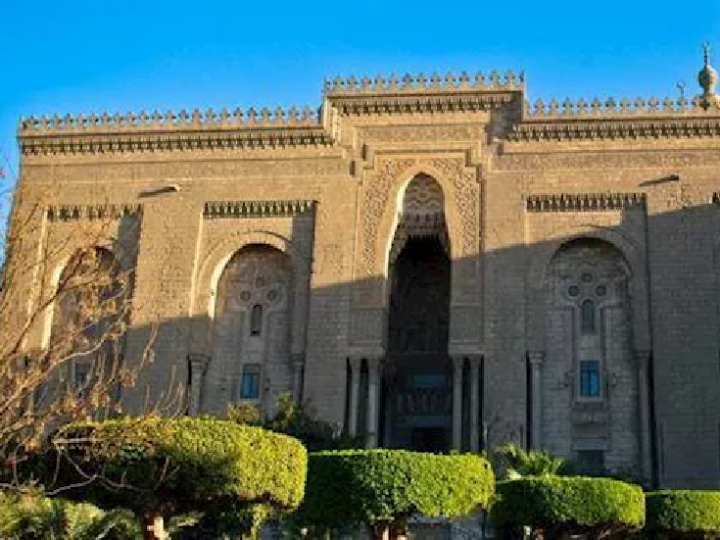 مصر.. إقامة حفل زفاف إيراني بمسجد الرفاعي وبيان عاجل للرفاعية