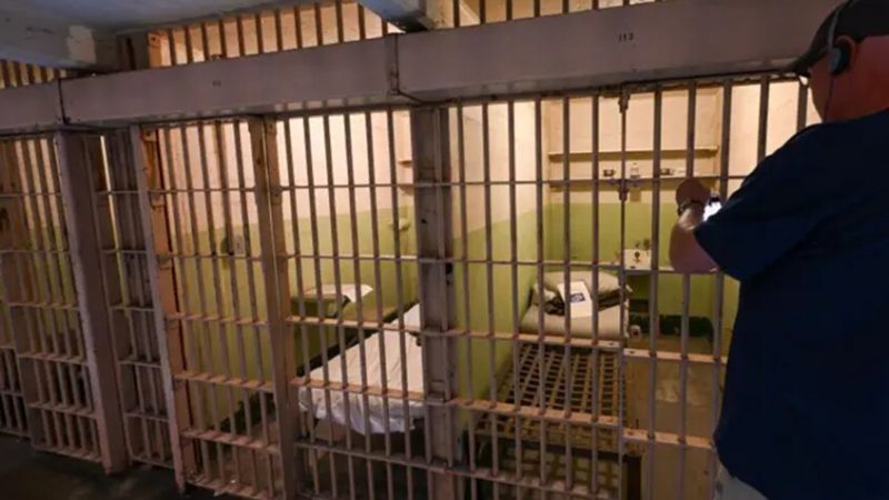 ترامب يسعى للحصول على 152 مليون دولار لإعادة فتح سجن سيئ السمعة أغلق قبل 6 عقود (صور)