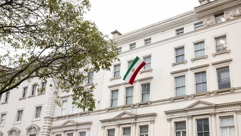 طهران تنصح الحكومة البريطانية بالوقوف في “الجانب الصحيح من التاريخ”