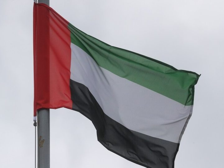 الإمارات تعرب عن إدانتها واستهجانها للاعتداءات على مقر بعثتها في سوريا والإساءة لرموزها الوطنية