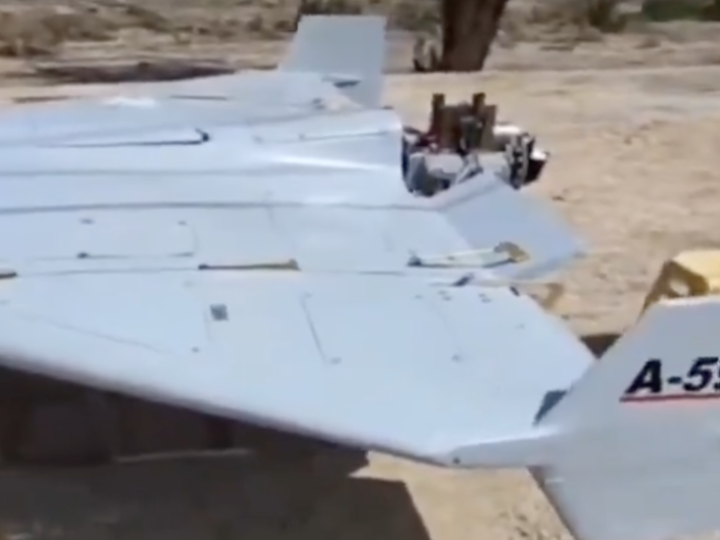 مراهقون في العراق يعرضون طائرة مسيرة “غنيمة” للبيع عبر “تيك توك”