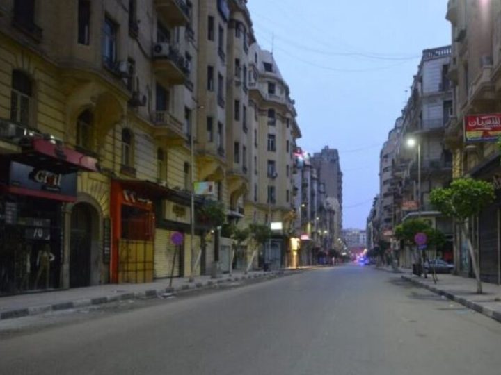 مصر.. مفاجأة صادمة بشأن إغلاق المحلات والكافيهات
