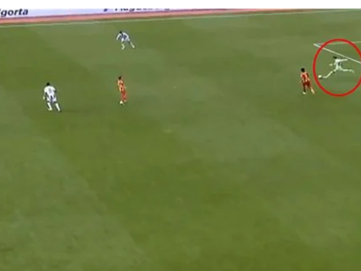 حارس مرمى في الدوري التركي يسجل هدفا استثنائيا