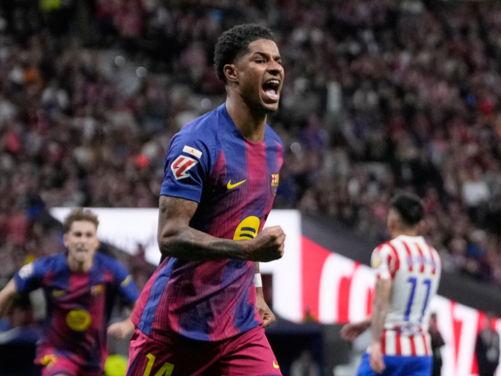 برشلونة يقلب الطاولة على أتلتيكو مدريد “المنقوص” ويحكم قبضته على صدارة “الليغا”