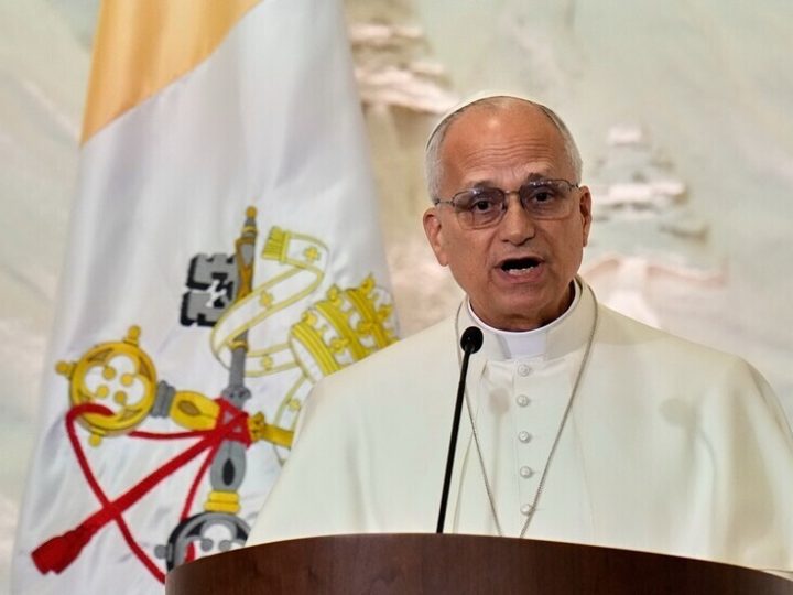 في قداس عشية عيد القيامة.. البابا ليو يحث الناس على ألا يتبلد إحساسهم تجاه الحروب