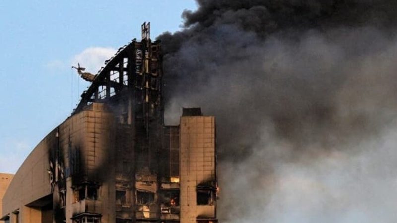 الكويت.. أضرار جسيمة تصيب مجمع الوزارات ومبنى القطاع النفطي بهجمات إيرانية