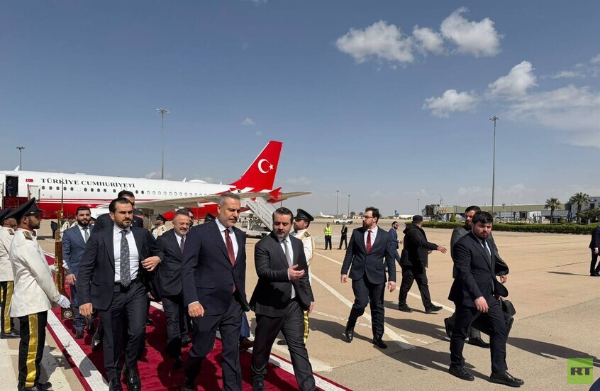 مصادر تركية: فيدان سيعقد اجتماعا ثلاثيا مع زيلينسكي والشرع في دمشق