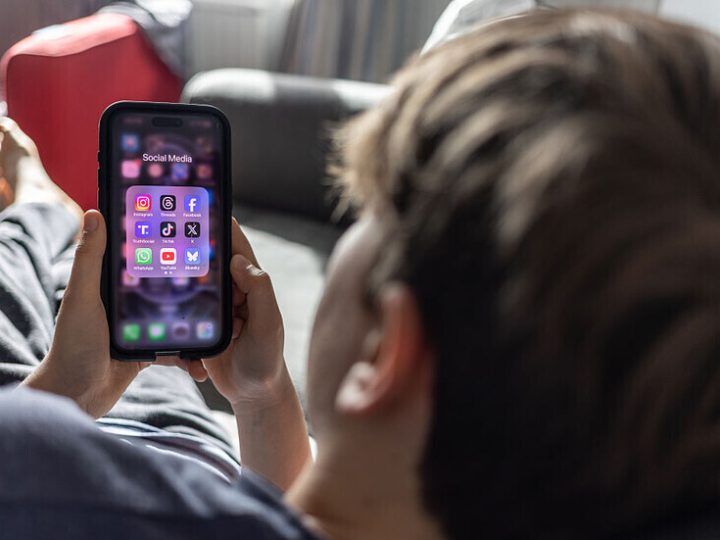 مصر.. الحكومة تعتزم طرح شرائح هاتفية خاصة بالأطفال