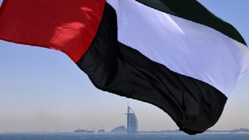 إصابة 4 أشخاص في ميناء خورفكان بالإمارات بعد سقوط شظايا مسيرة جوية