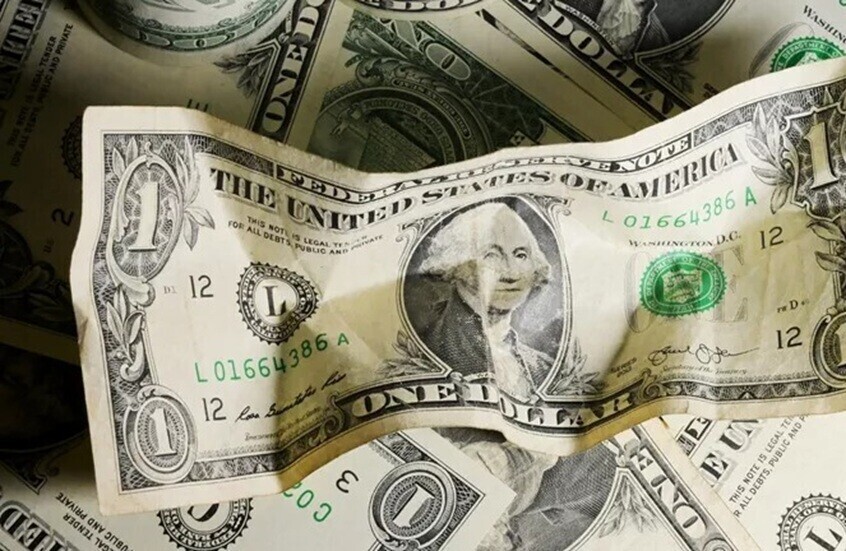 صحيفة: تشديد قبضة إيران على مضيق هرمز ستقوض مكانة البترودولار