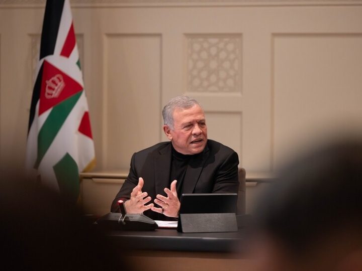 الملك عبدالله يؤكد على ضرورة الوقف الفوري للاعتداءات الإيرانية على الأردن ودول عربية