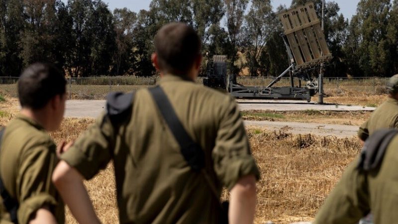 إسرائيل: اعتقال 4 جنود نظاميين في وحدة قتالية للاشتباه بتجسسهم لصالح إيران