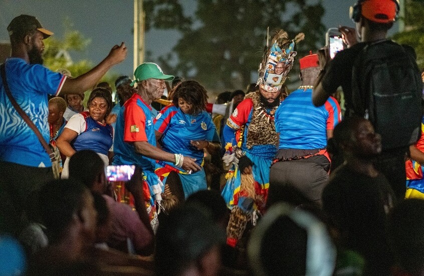 رئيس الكونغو الديمقراطية يمنح مكافآت ضخمة للاعبي بلاده بعد إنجازا طال انتظاره 52 عاما (فيديو)