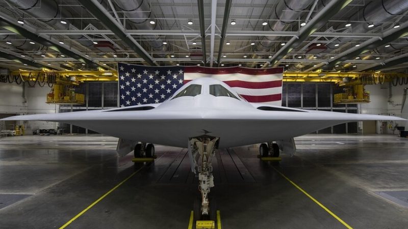 الجيش الأمريكي ينشر صورة للقاذفة B-2 ويعلق: “تمهيدا للمهمة”