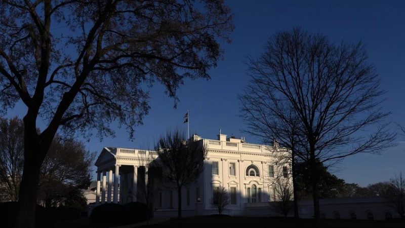 البيت الأبيض يجدد تهديده بإعادة إيران إلى “العصر الحجري”