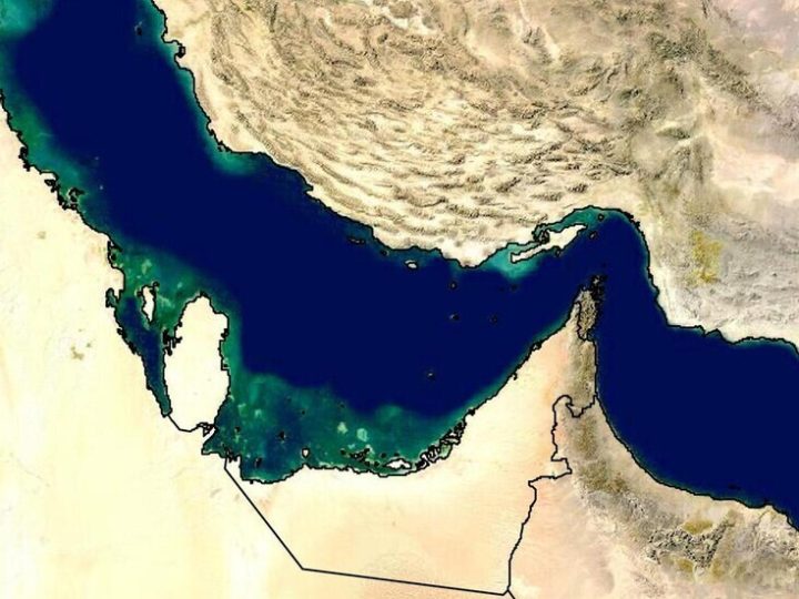 إدارة معلومات الطاقة الأمريكية: أسعار الوقود قد تواصل الارتفاع أشهرا بعد معاودة فتح مضيق هرمز