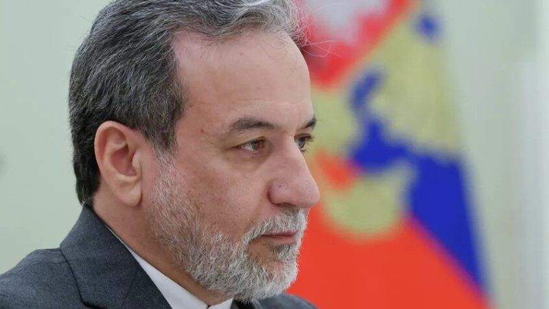 عراقجي يبحث مع قائد الجيش الباكستاني انتهاكات إسرائيل لوقف إطلاق النار