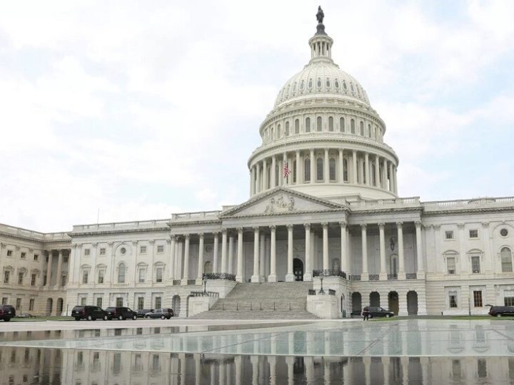 الديمقراطيون في الكونغرس يتخذون خطوة نحو تفعيل التعديل الخامس والعشرين لعزل ترامب