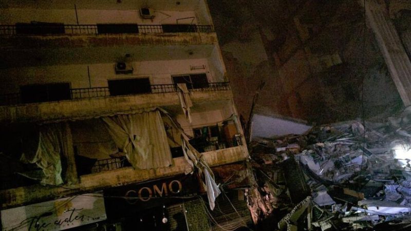 غارات إسرائيلية تستهدف الضاحية الجنوبية لبيروت وعددا من المناطق في جنوب لبنان (فيديو)