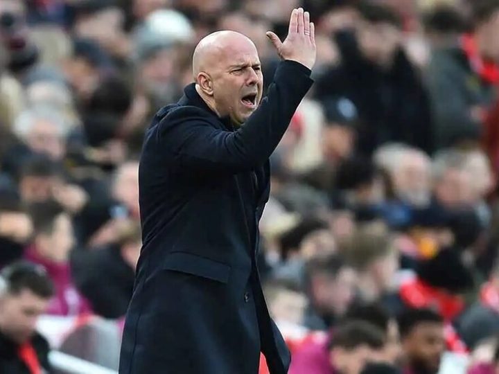 “بتعليق مفاجئ”.. سلوت يرد على أنباء مغادرة ليفربول (فيديو)