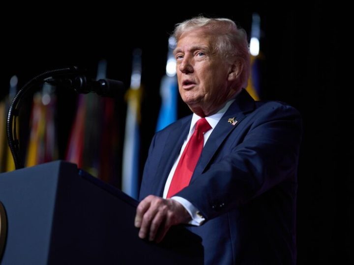 ترامب: إيران لا تملك سوى التهديد بالممرات وبقاء مسؤوليها على قيد الحياة فقط من أجل التفاوض