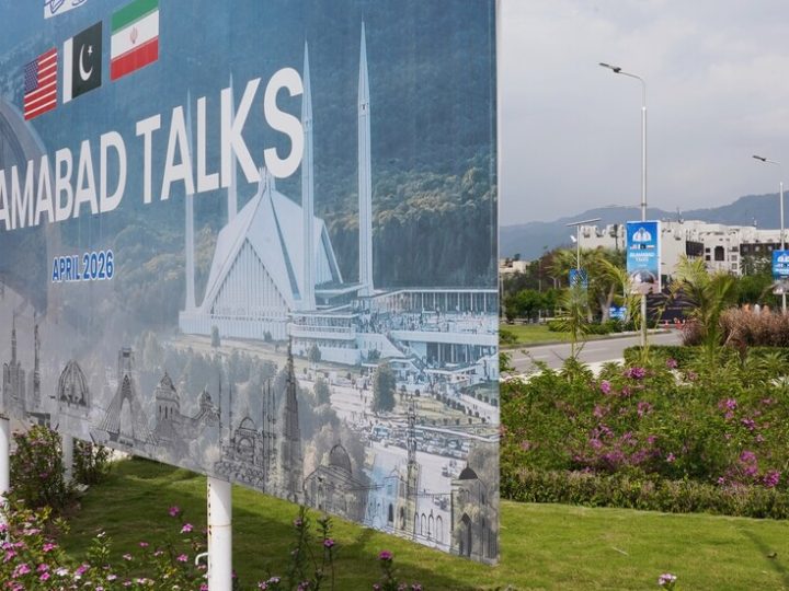 “فوكس نيوز”: المحادثات الإيرانية الأمريكية مددت حتى يوم الأحد