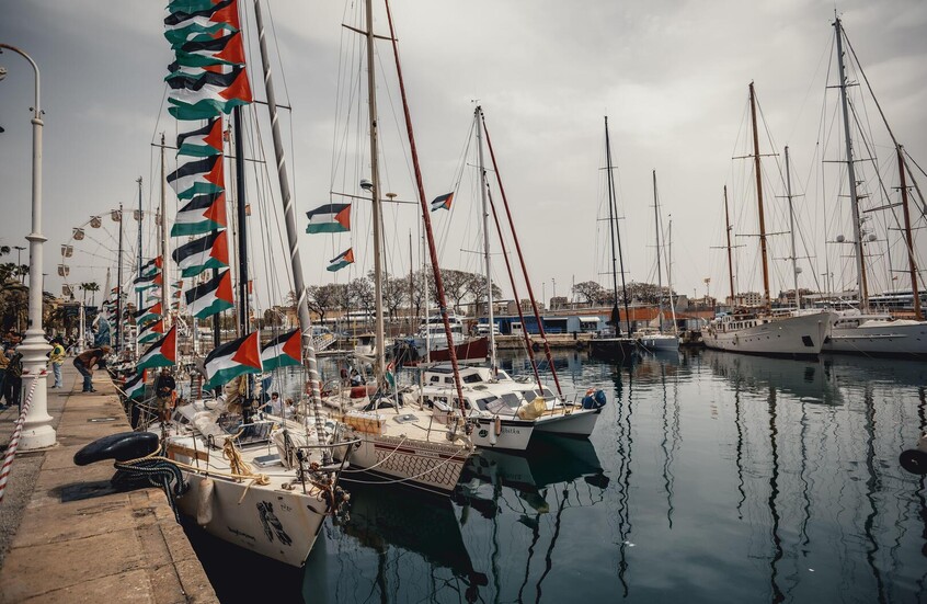 “أسطول الصمود” ينطلق باتجاه قطاع غزة