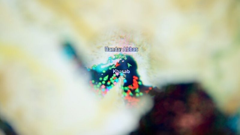 طهران.. رسوم عبور مضيق هرمز يجب دفعها بالريال الإيراني