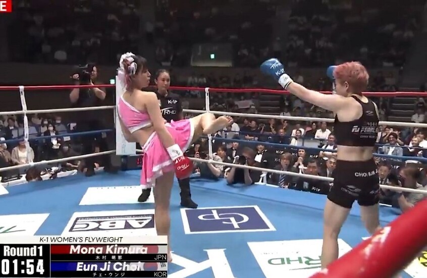 شاهد.. مقاتلة “أعنف باربي” تسقط منافستها بطريقة مثيرة بضربة بالساق