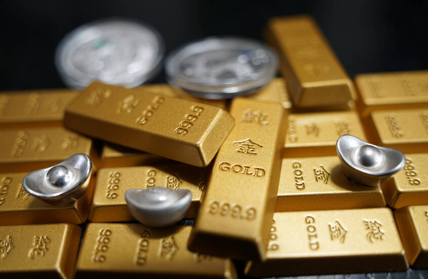 انخفاض أسعار الذهب والبلاتين بعد تصريحات ترامب عن مضيق هرمز