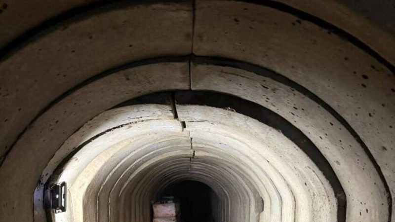 الجيش الإسرائيلي يعلن تدمير نفق لـ”حزب الله” في جنوب لبنان (فيديو)