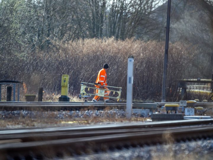 تركيا تعيد تشغيل خط سكة حديد محاذية للحدود مع سوريا