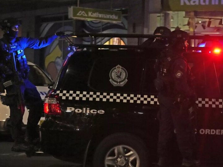 أستراليا: توجيه 109 تهم جنائية لـ طفلة في الثالثة عشرة دهست رجلا وبحثت عن “أماكن سكن اليهود”