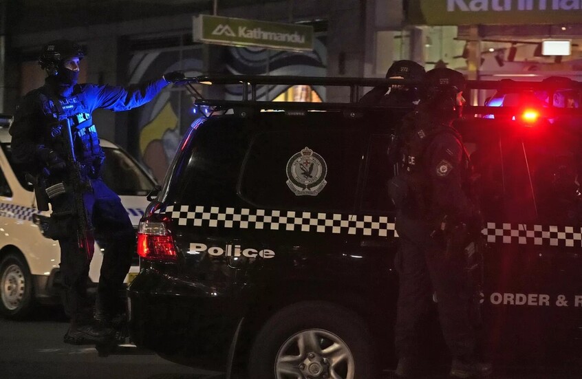 أستراليا: توجيه 109 تهم جنائية لـ طفلة في الثالثة عشرة دهست رجلا وبحثت عن “أماكن سكن اليهود”