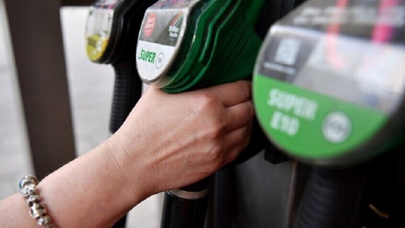 فرنسا.. وعود خفض أسعار الوقود تتبخر والديزل يسجل أغلى سعر في تاريخه الحديث