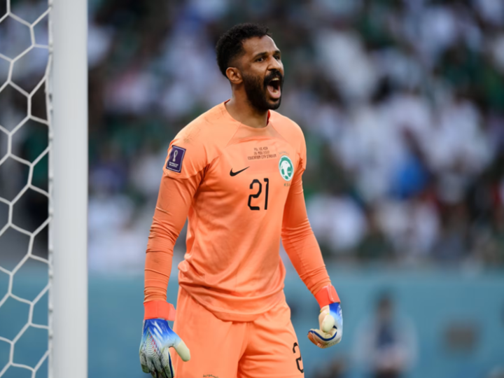 الحارس الدولي السعودي العويس يرتكب خطأ فادحا خلال مواجهة العلا والجندل