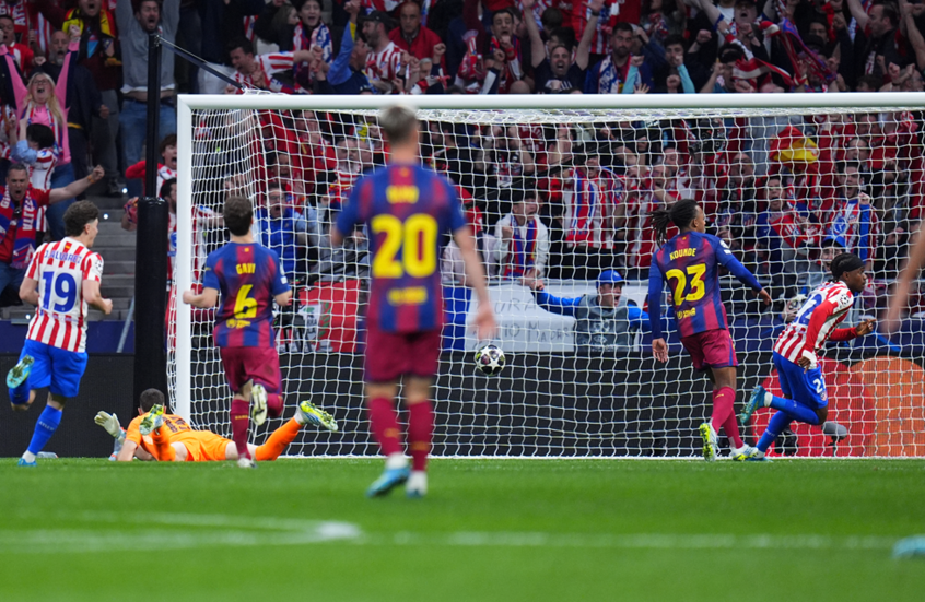 أتلتيكو مدريد يفسد ريمونتادا برشلونة ويبلغ نصف نهائي دوري أبطال أوروبا