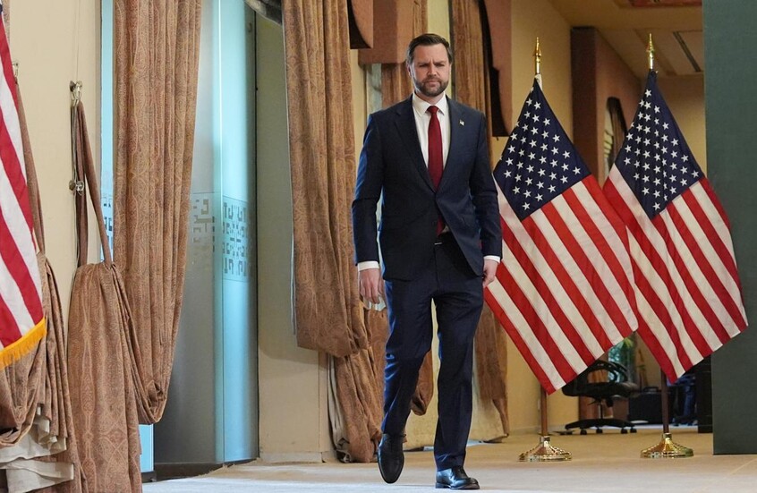 CNN: فانس يقود جولة مفاوضات محتملة ثانية مع إيران وترامب يطلب من فريقه إيجاد مخرج للصراع 