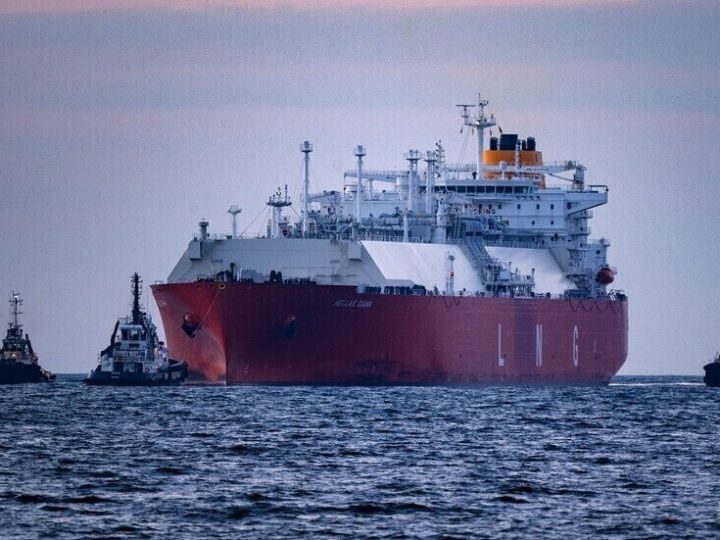 سريلانكا.. مغادرة 240 بحارا إيرانيا تم إنقاذهم من سفينتي “دنا” و”بوشهر”