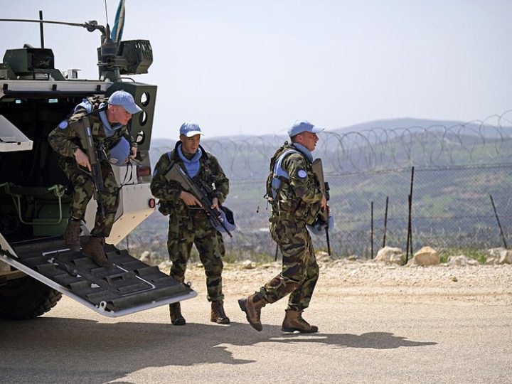 إسرائيل توقف قافلة لـ”اليونيفيل” متجهة للناقورة رغم التنسيق المسبق