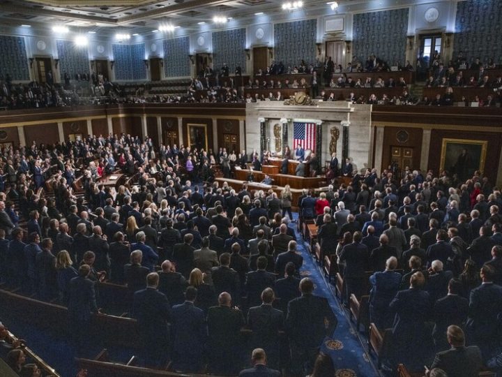 ارتفاع معارضة الديمقراطيين في مجلس الشيوخ الأمريكي لشحن الأسلحة إلى إسرائيل