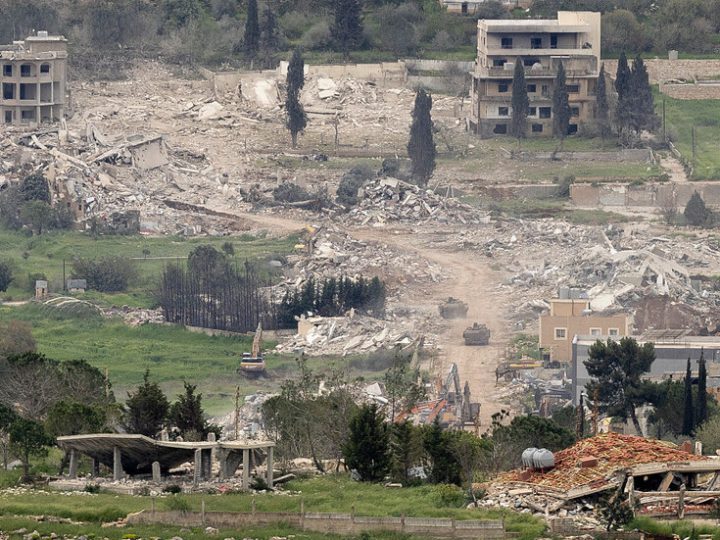 نتنياهو يبقي وزراءه في حيرة بشأن وقف الحرب في لبنان