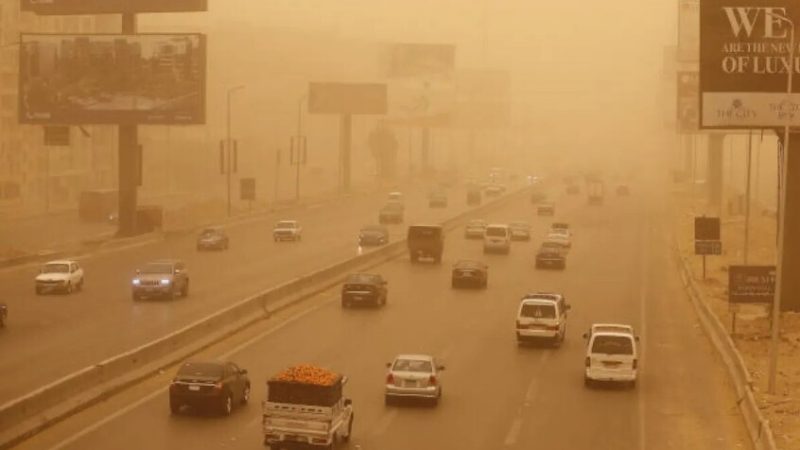 عاصفة ترابية وموجة حارّة تجتاح مصر.. والأرصاد تحذر من ذروة الطقس المضطرب 