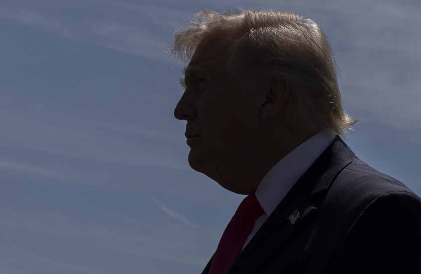 “بوليتيكو”: ترامب مستعد لتقديم تنازلات ولكن إيران ترفض منحه ما يحتاجه لحفظ ماء وجهه