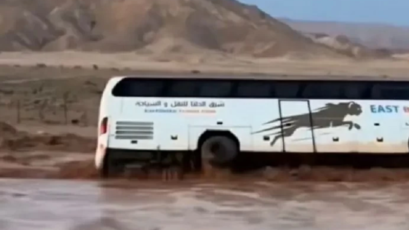 إعلان الطوارئ في محافظة مصرية وسط تقلبات جوية قوية