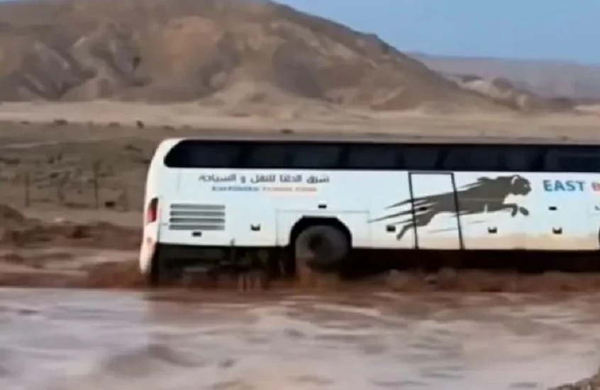 إعلان الطوارئ في محافظة مصرية وسط تقلبات جوية قوية